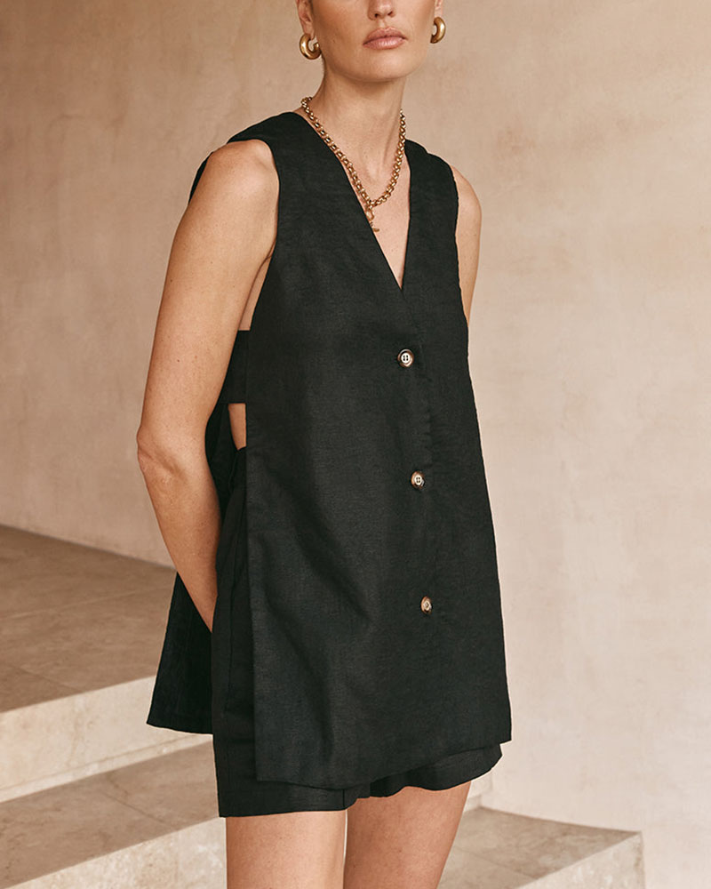 Quirra | Sleeveless Buttoned Set